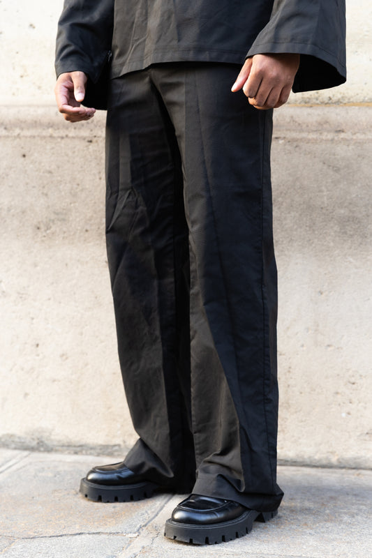 Pantalon évasé en nylon noir
