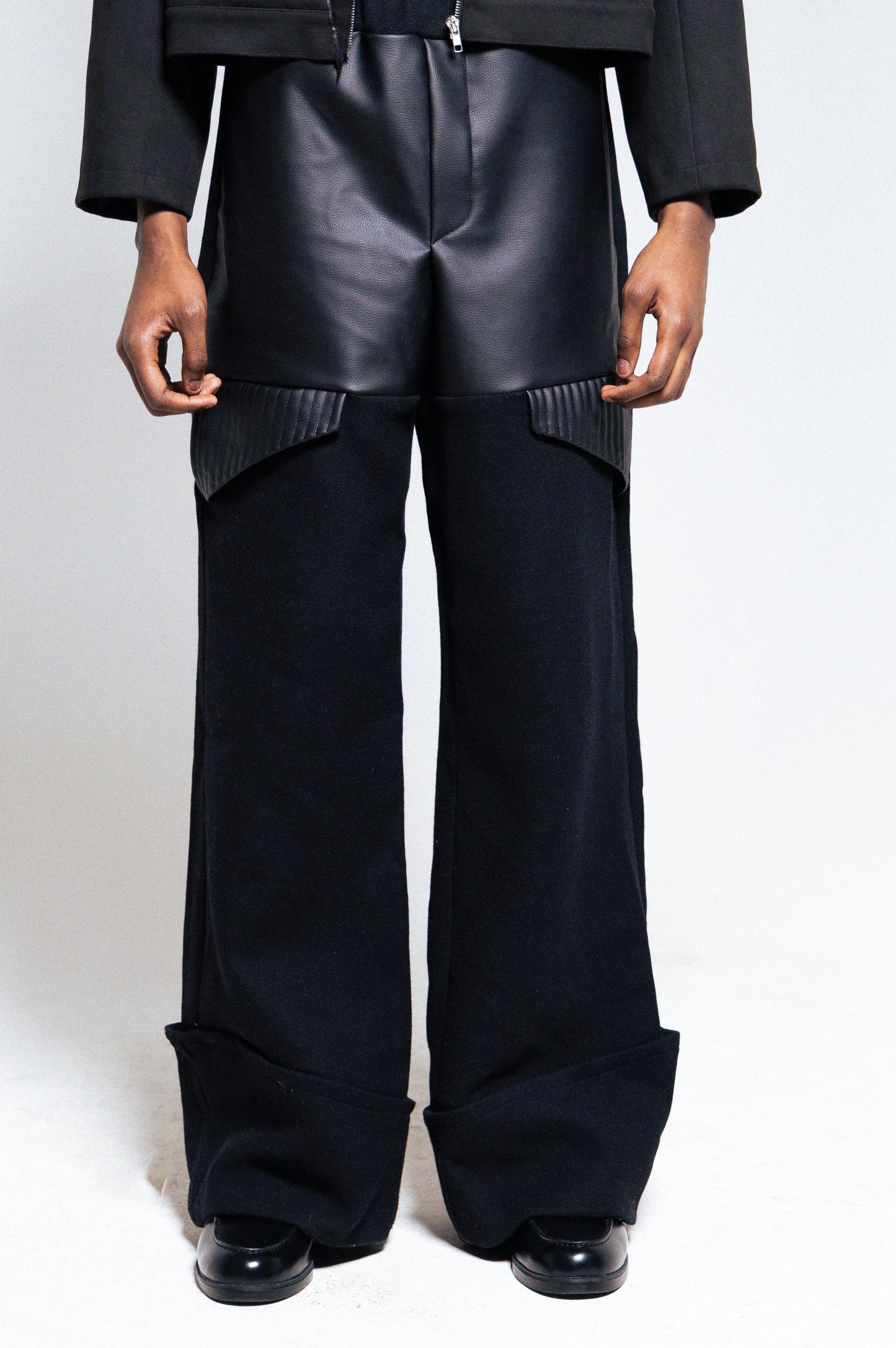 Pantalon droit en cuir lisse et coton