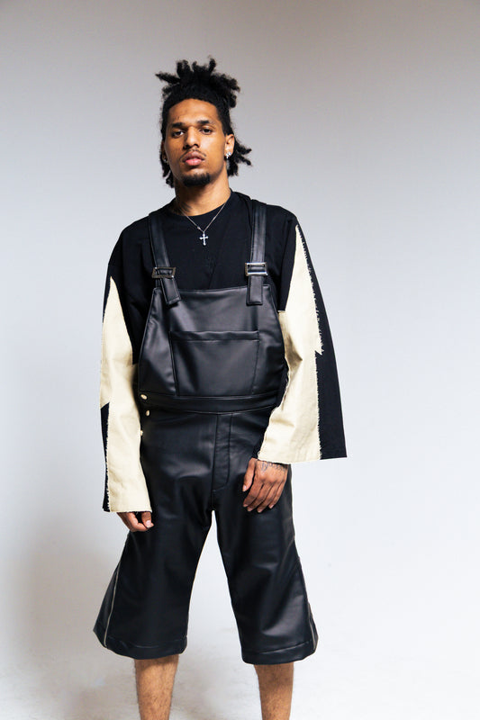 Salopette courte en cuir noir